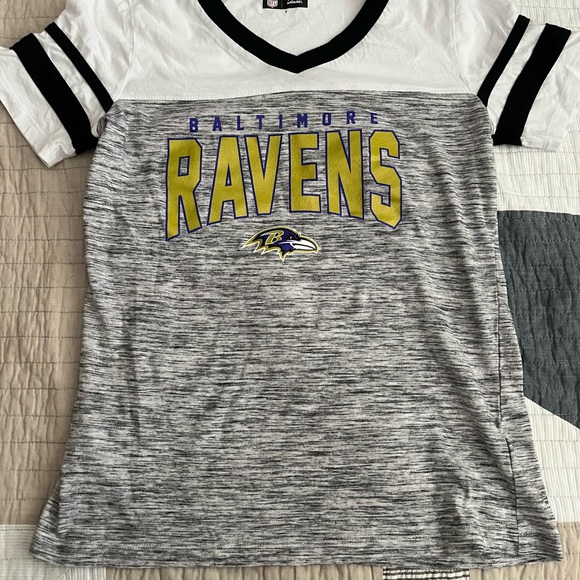 Women’s Baltimore Ravens Tshirt. Size small - Picture 2 of 5